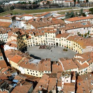 tuscan guided tours lucca 01